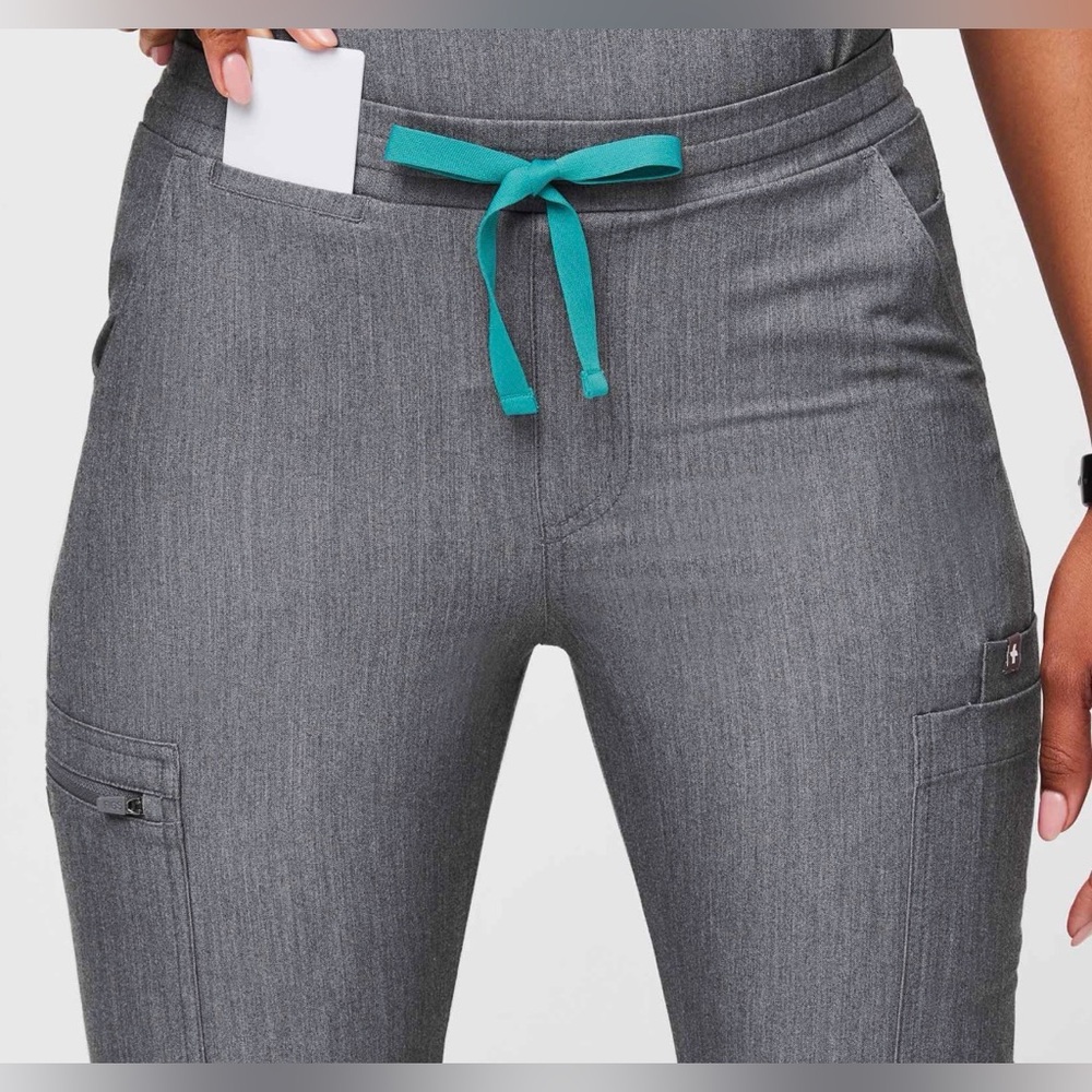 FIGS Women's Graphite Scrub Set | Casma Top Small | Yola Pants S/P - Picture 10 of 16